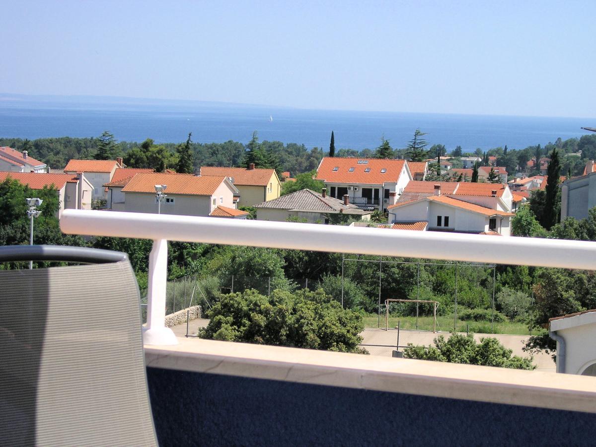 Apartments Oribella Krk Town Eksteriør billede